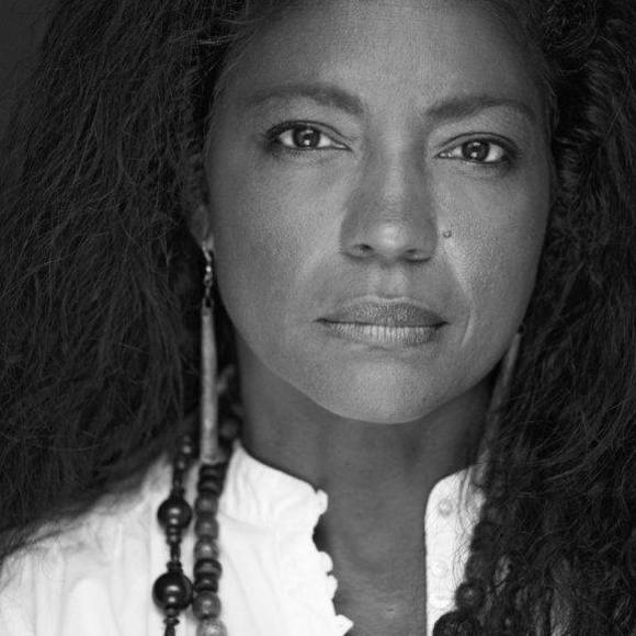 Meet your Posher, Elizabeth - Picture 2 of 8